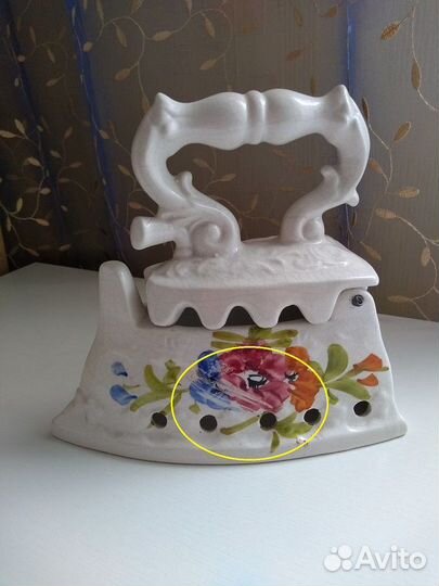 Большой фарфоровый утюг-шкатулка (винтаж)