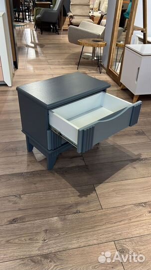 Тумба прикроватная 