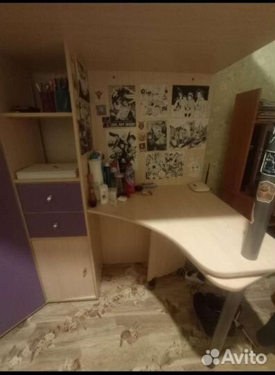 Детская кровать чердак со столом и шкафом