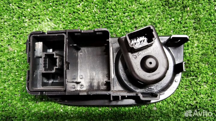 Блок управления зеркалами Renault Sandero 2