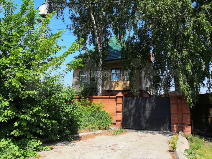 Коттедж 248 м² на участке 5 сот.