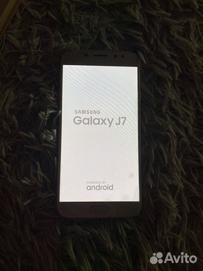 Телефон Samsung Galaxy J7