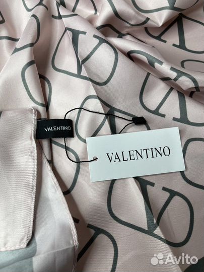 Шелковый платок Valentino розовый