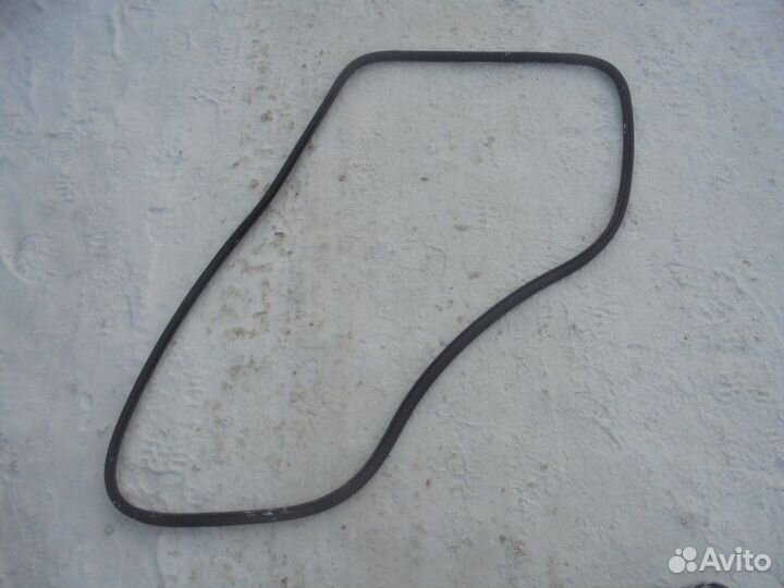 Уплотнительная резинка задняя левая Porsche
