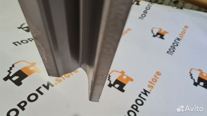 Кузовной порог левый Ford Kuga