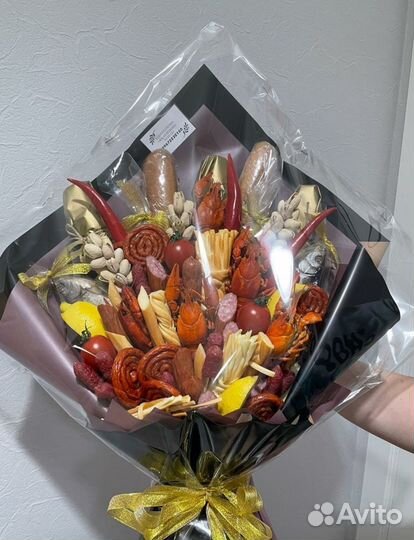 Съедобные букеты сыр - колбаса, сухофрукты орехи