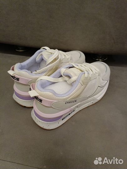 Кроссовки на девочку