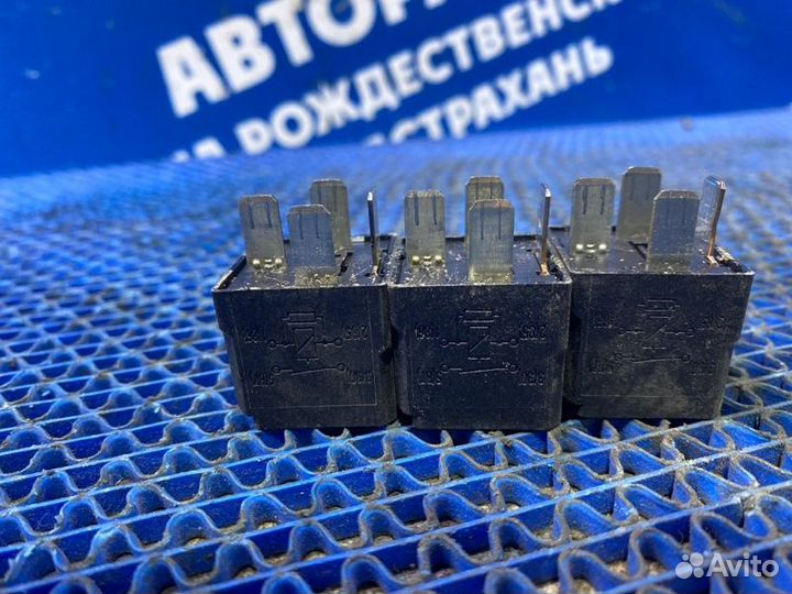 Реле Opel Astra H универсал Z18XER 2012