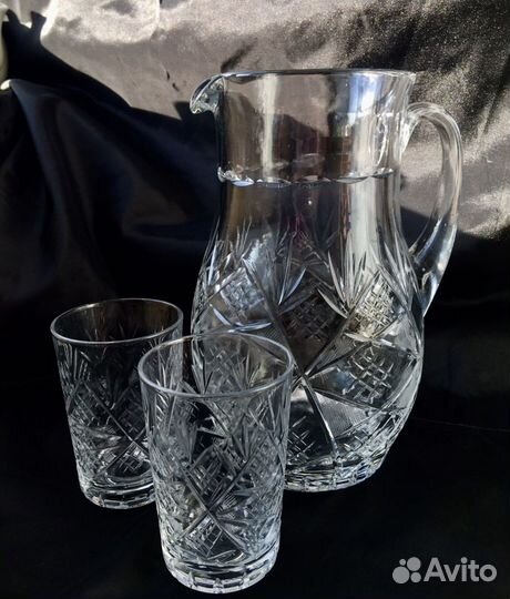 Хрустальный графин и кувшин со стаканами СССР