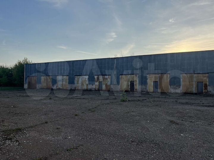 Здание, 3600 м²