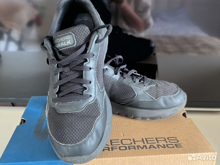 Кроссовки подростковые