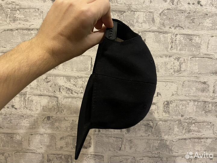 Черная бланковая кепка снепбек