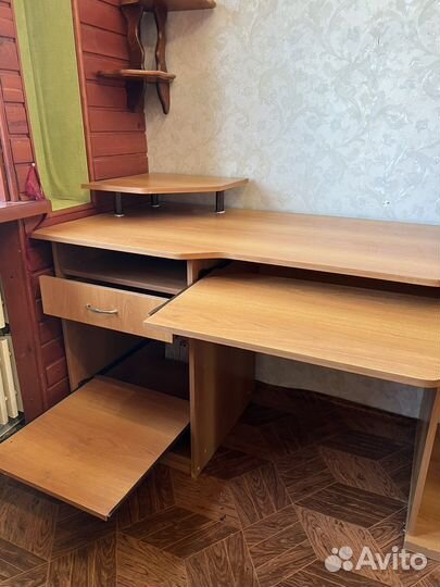 Компьютерный стол
