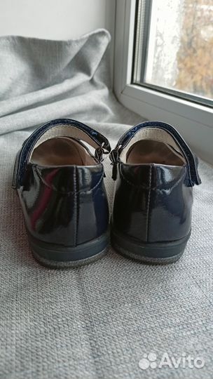 Туфли на девочку 28-29 размер