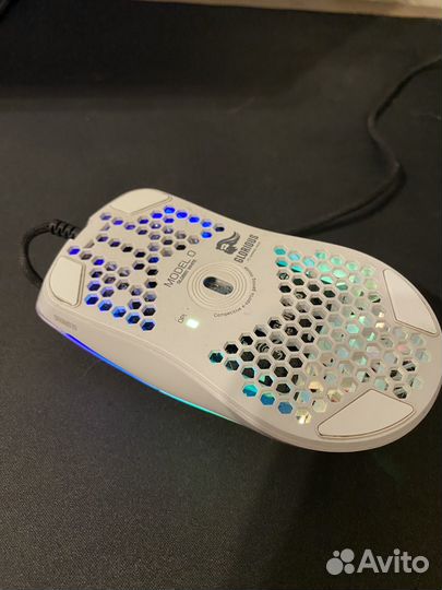 Glorious model o