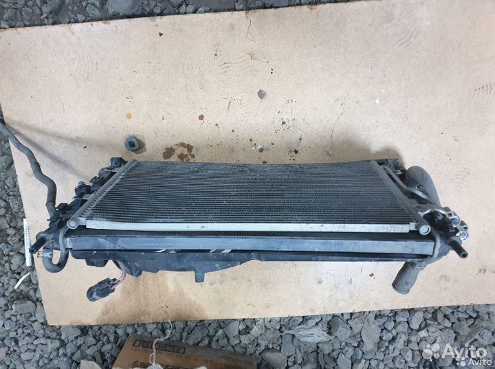 Радиатор охлаждения двс Volvo S40 1,8 мех