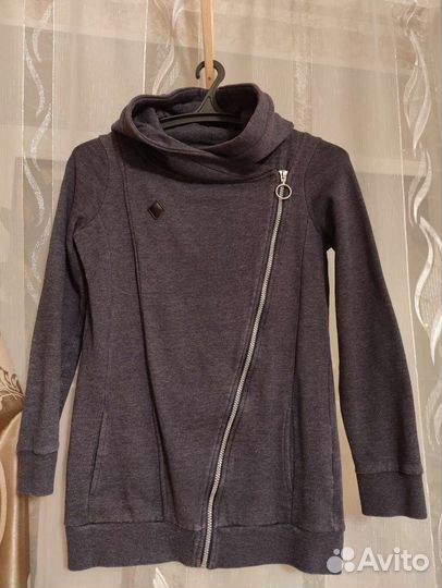 Пакет фирменной женской одежды 42 размер