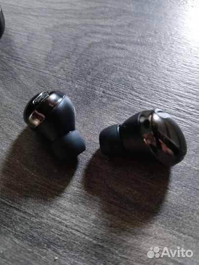 Беспроводные наушники Samsung Sound by AKG