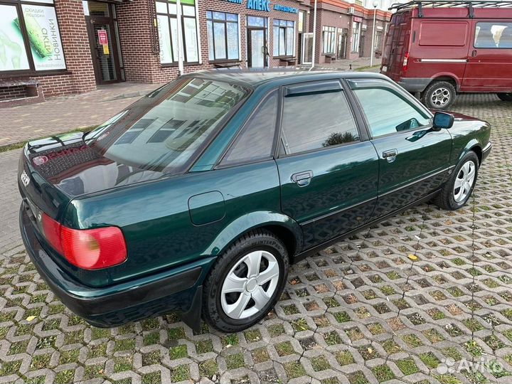 Audi 80 2.0 МТ, 1994, 300 000 км