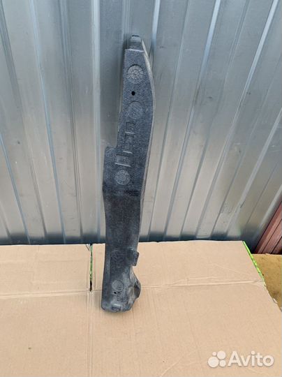 Наполнитель левого крыла Toyota Camry 40