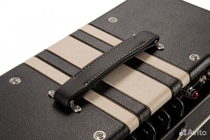 CMV15-EU Комбоусилитель, ламповый, 15Вт, Cort