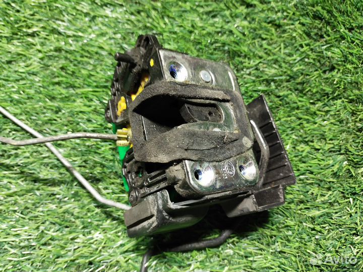 Замок двери задней левой Kia Rio