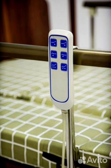 Медицинская кровать для ухода за больными