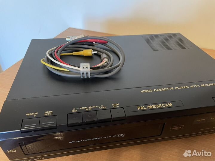 Видеомагнитофон hitachi VT-P60 пишущий