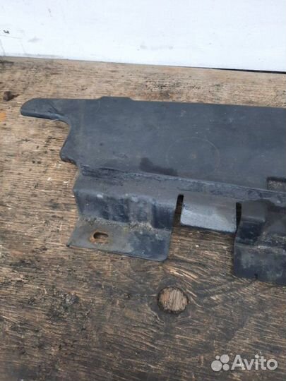 Панель передняя (телевизор) Nissan Qashqai