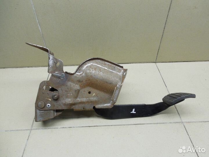 Педаль тормоза Sandero 2014