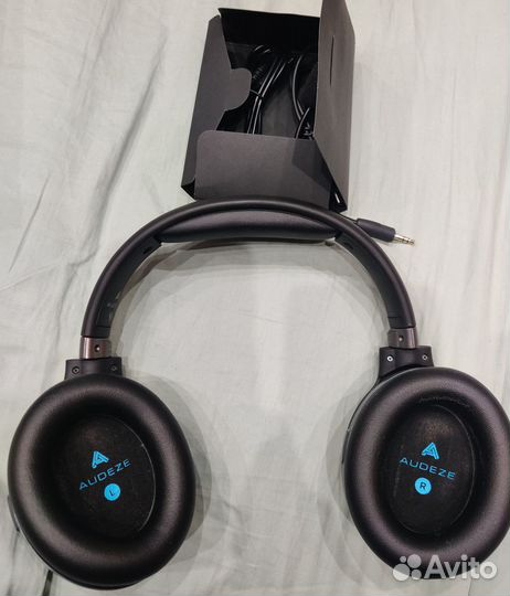 Наушники Audeze Mobius