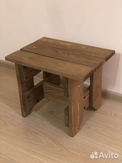 Табурет деревянный