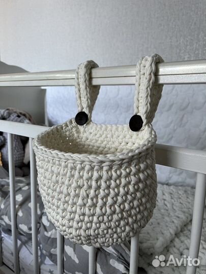 Вязаная корзина-карман