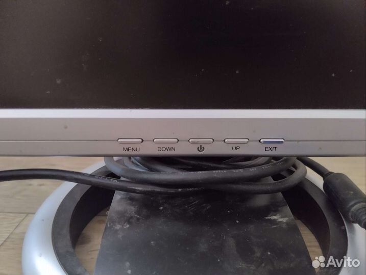 Монитор ЖК Elenberg 1790BG