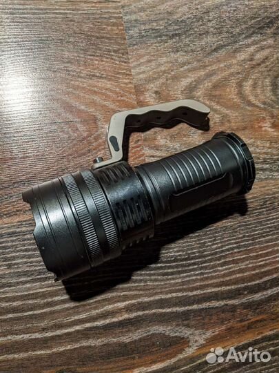 Фонарь прожектор с ручкой