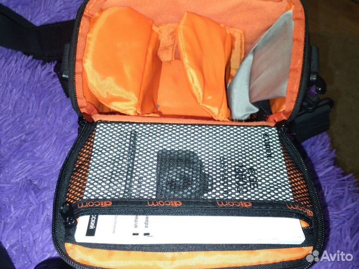 Зеркальный фотоаппарат Canon EOS 1300D