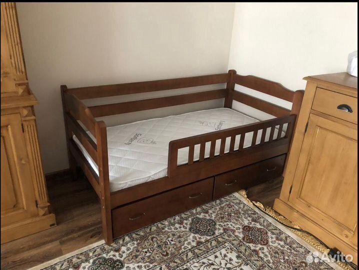 Детская кровать из массива