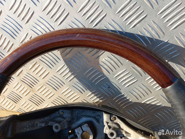 Mitsubishi Pajero 3 рулевое колесо(руль)