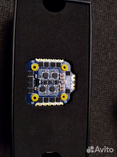 Полетный контроллер SpeedyBee F7 Mini 35A 3-6s