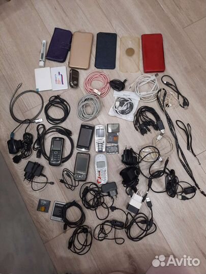 Телефоны и аксессуары