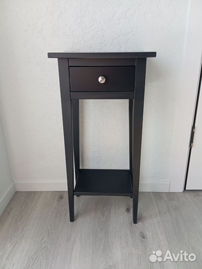 Столик консоль