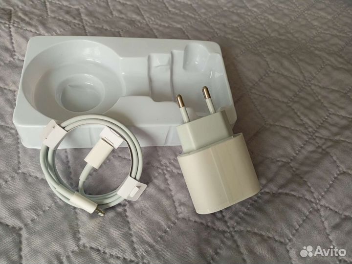 Быстрая зарядка для iPhone 20w