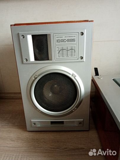 Проигрыватель винила с радио контакта 205 с