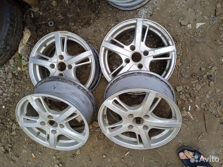 Литые диски r 15.4х100