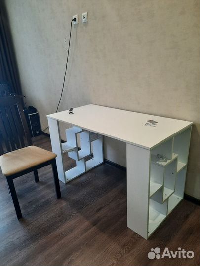 Письменный стол