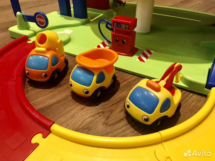 Парковка Vroom Planet Smoby