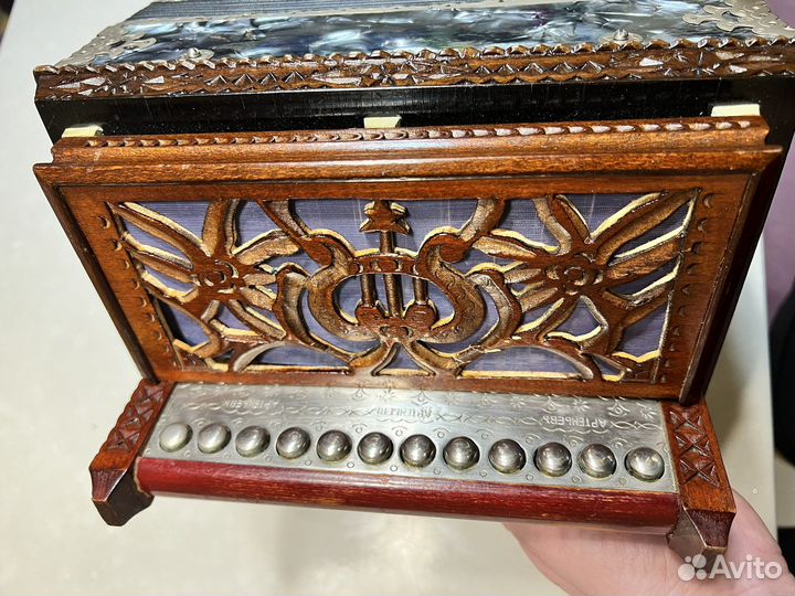 Саратовская гармонь мастера Х.И.Артемьева