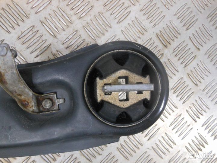 Рычаг задний нижний продольный правый Мерседес 246