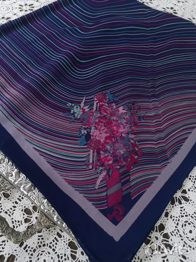 Большой красивый платок шаль