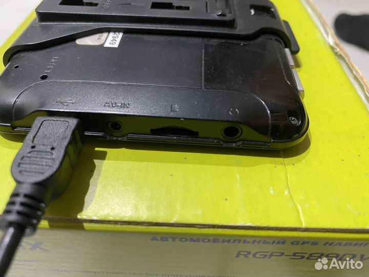 Навигатор Navitel и встроенным видеорегистратором